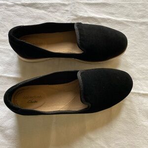 Collection by Clark’s Ultimate Comfort Black Suede Women’s Loafers 6-1/2